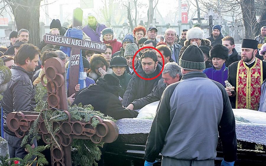 4271-216839-paul2.jpg 4271-216839-paul2.jpg