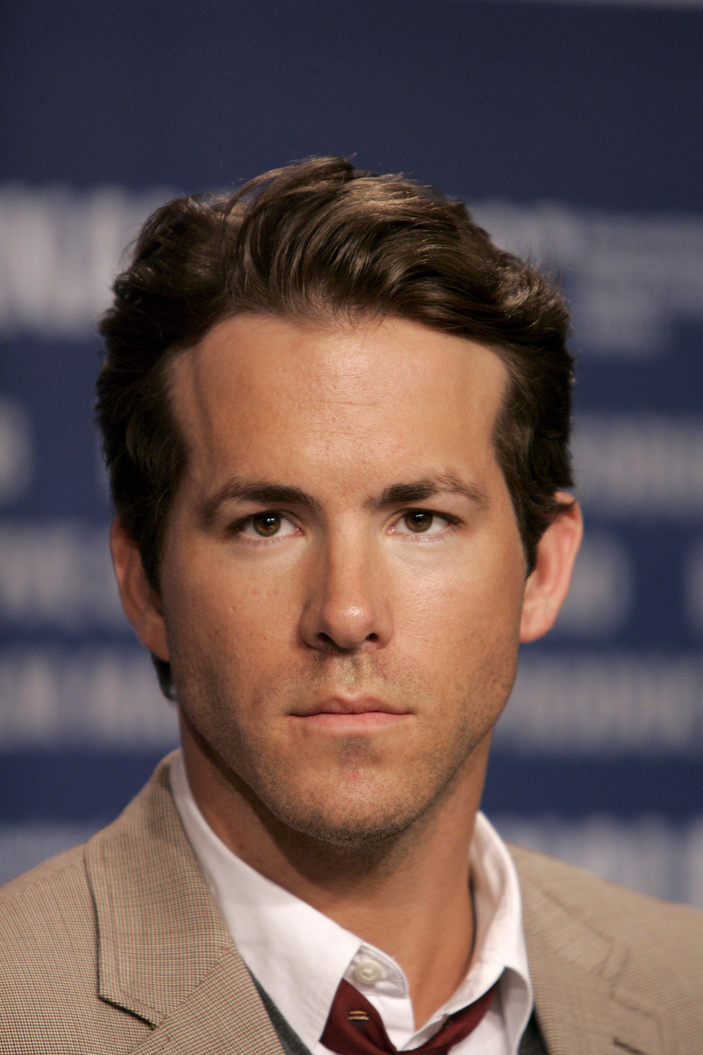 0-93742-ryanreynolds.jpg