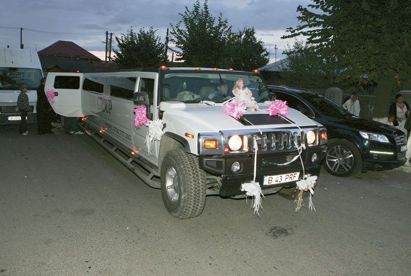 3757-90678-hummer.jpg