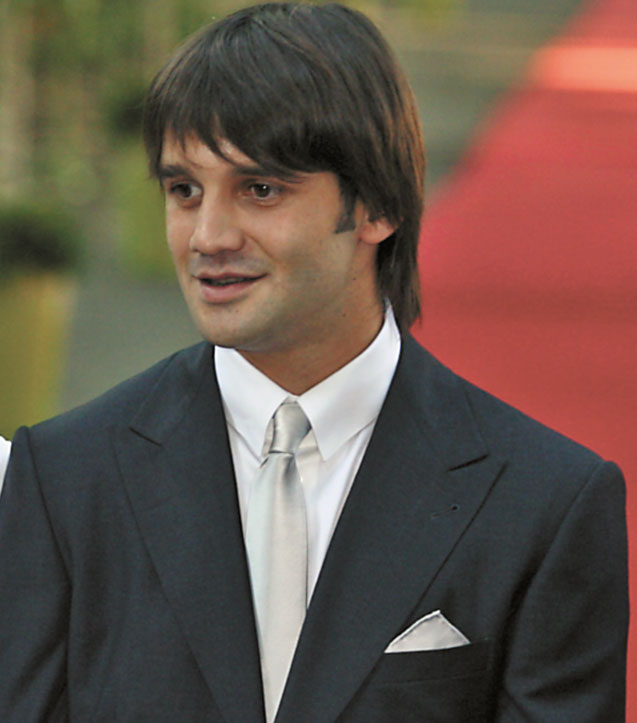 3766-93463-chivu.jpg