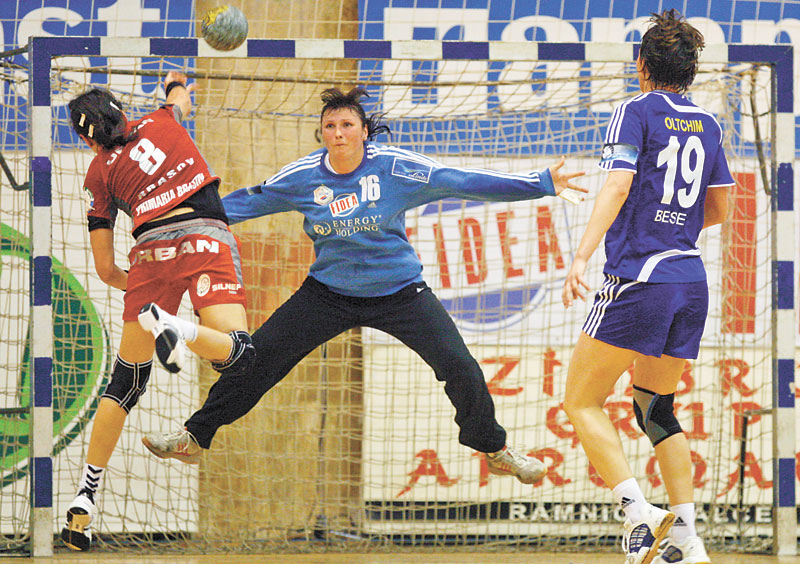 3767-93821-handbal.jpg