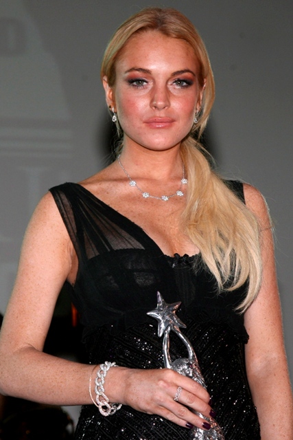 0-100642-lohan1.jpg