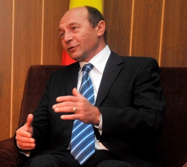 0-101010-front_basescu.jpg