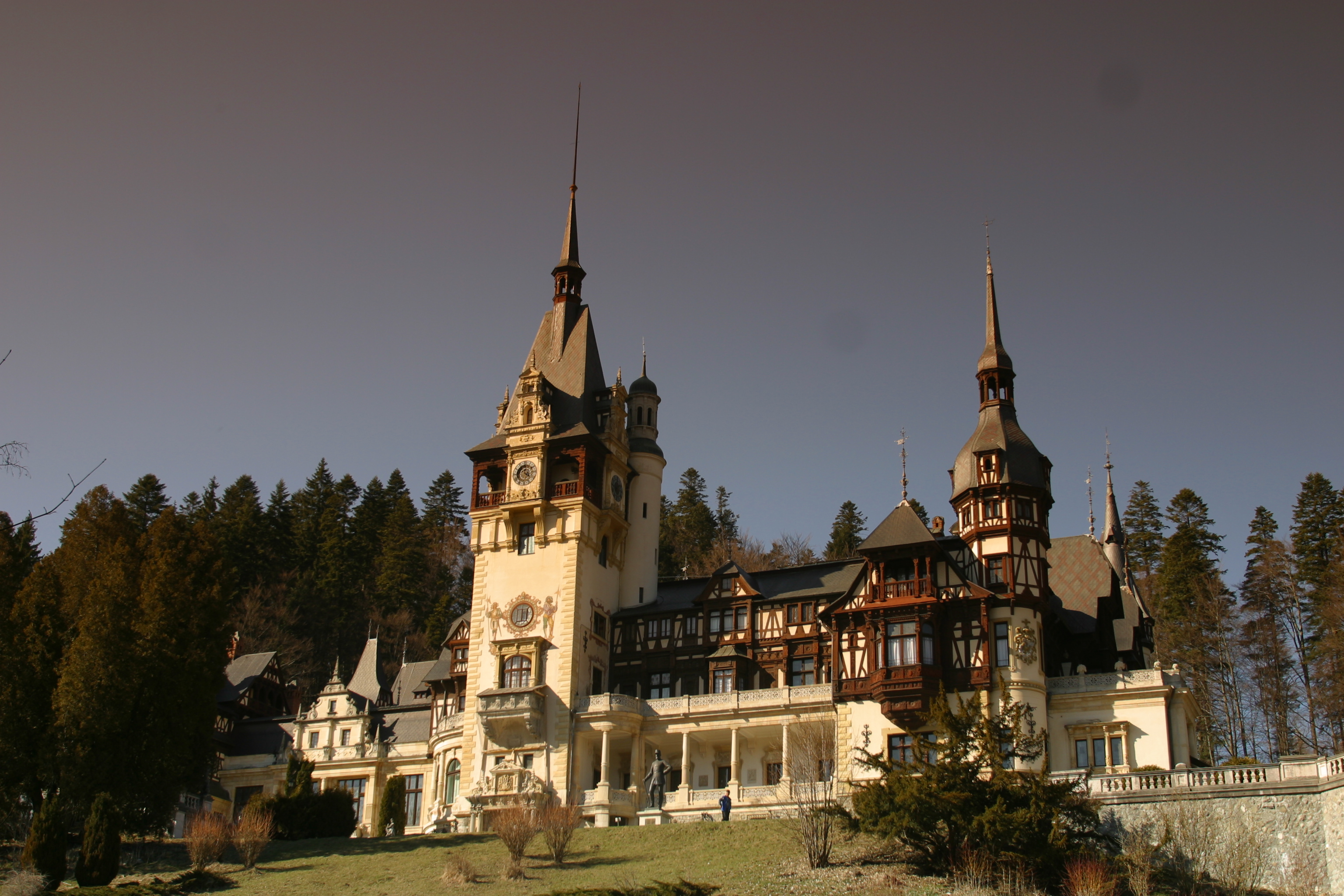 0-98532-sinaia_castel_peles1.jpg