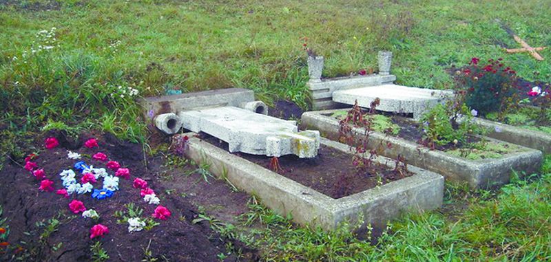 3790-99951-cimitir1.jpg 3790-99951-cimitir1.jpg