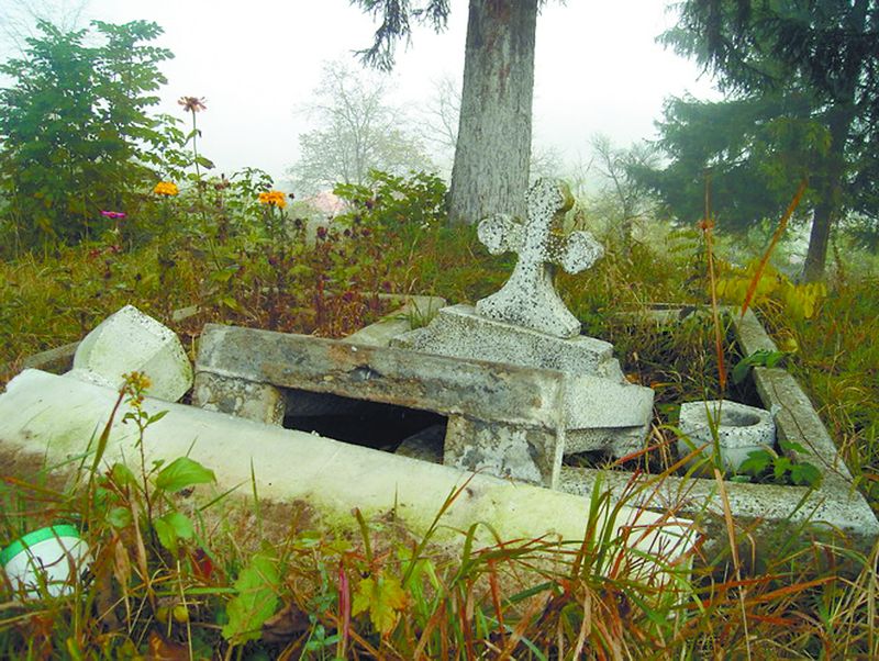 3790-99954-cimitir3.jpg 3790-99954-cimitir3.jpg