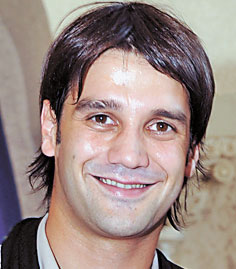 3804-103384-chivu.jpg