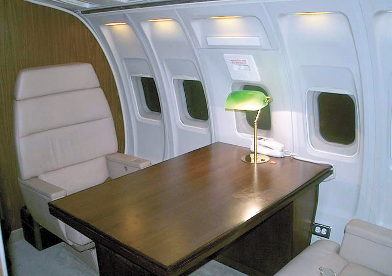 3816-106099-interioravion.jpg