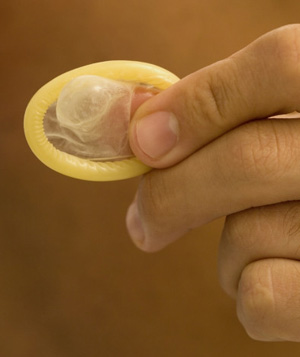 0-109841-condom.jpg
