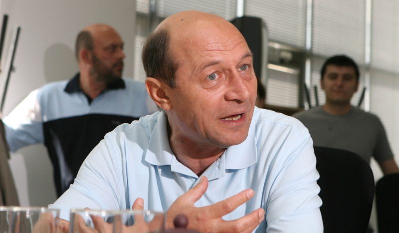 0-110555-basescu2.jpg