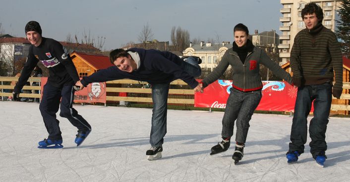 0-112235-patinoar.jpg