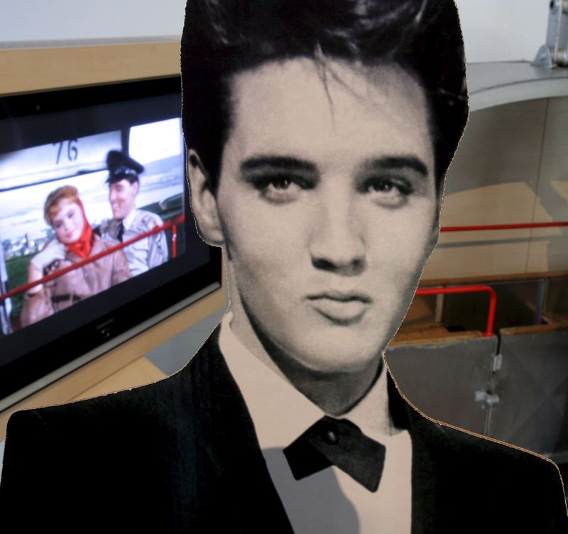 0-114263-elvis.jpg