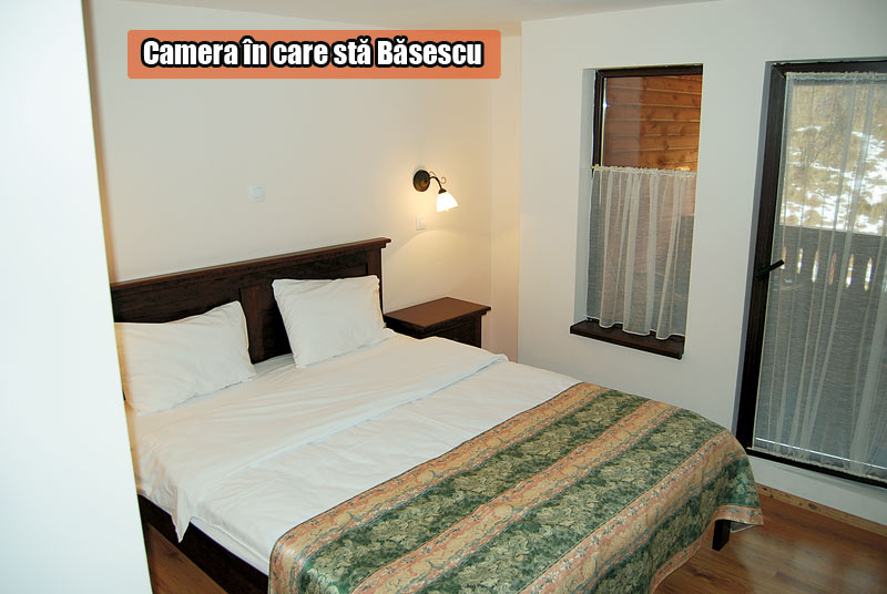 3861-115043-basecamera.jpg