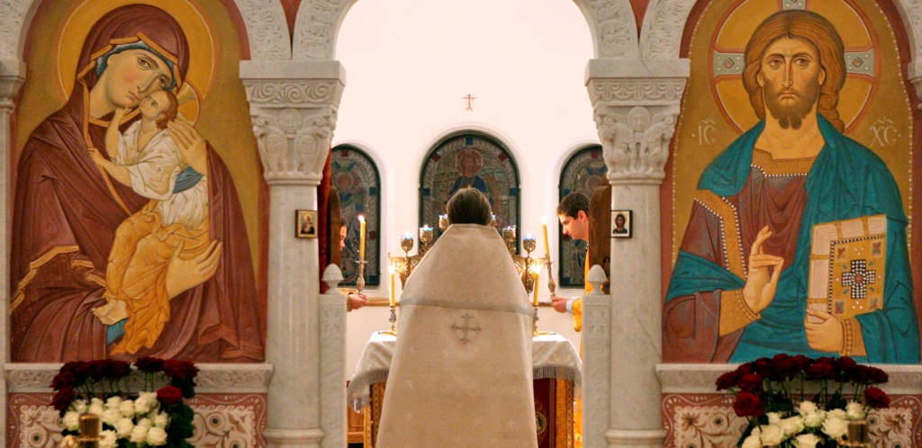 0-116919-biserica_inside.jpg