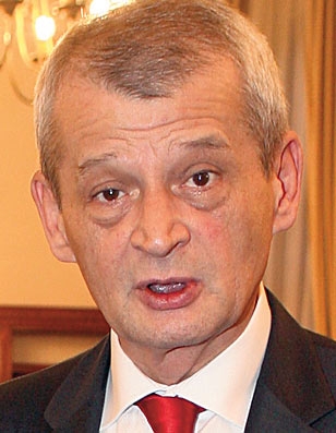 0-118483-oprescu.jpg