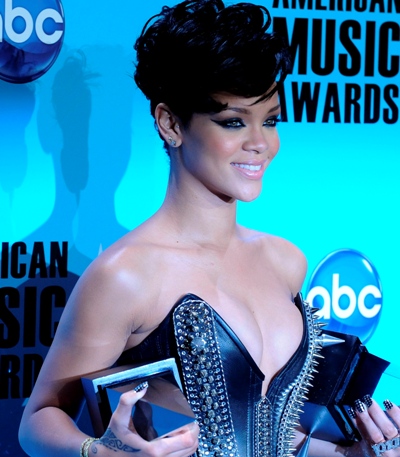0-120720-rihanna.jpg