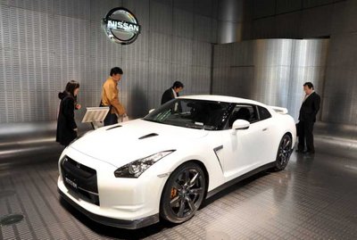 0-121541-nissangtr.jpg