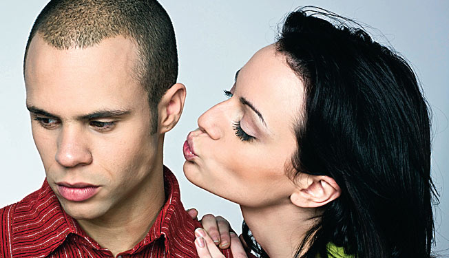 3874-117823-kiss.jpg 3874-117823-kiss.jpg