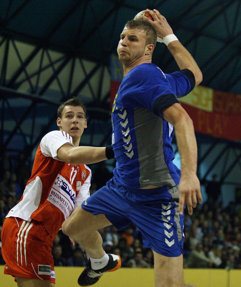 0-123922-marioan.jpg