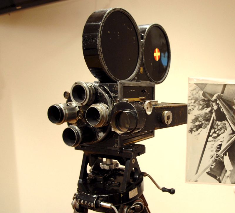 0-128630-cinema1.jpg