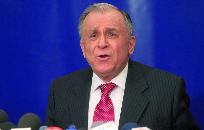 3898-122773-iliescu.jpg