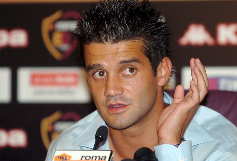 3902-123599-chivu.jpg
