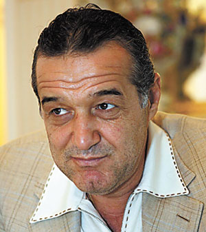 3906-124639-2becali.jpg