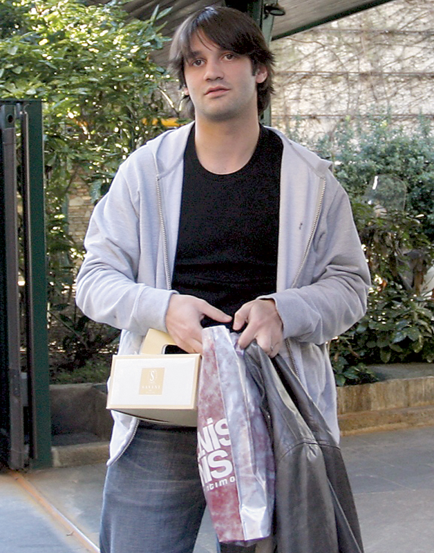 3909-125371-chivu.jpg