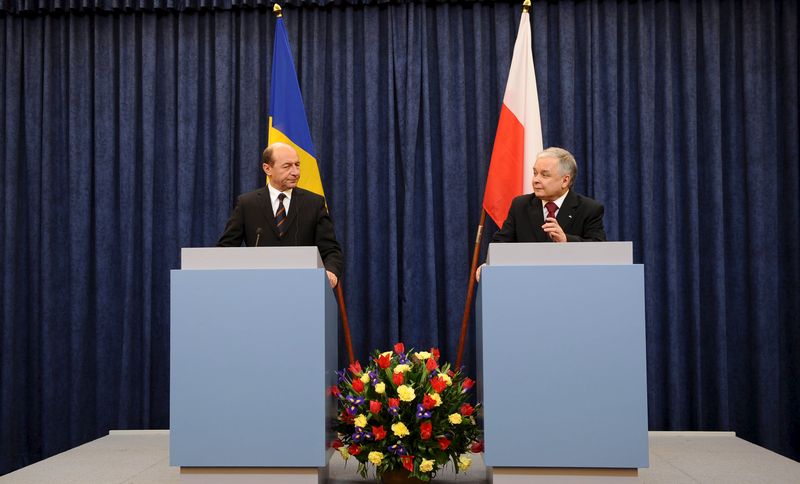0-130564-basescu.jpg