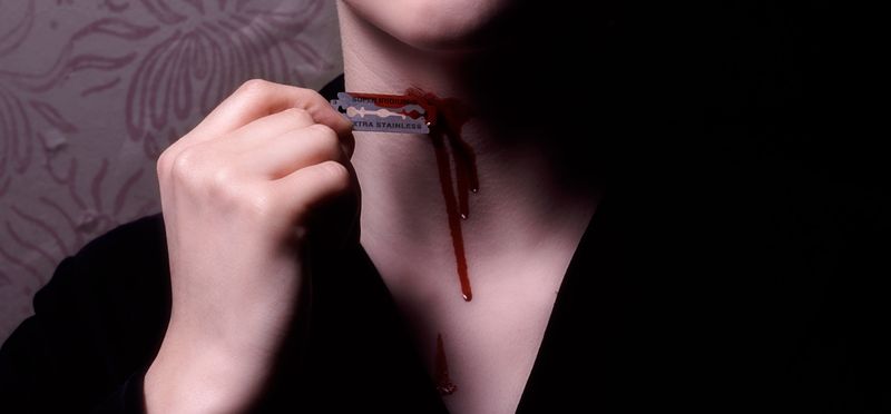 0-132118-razorblade.jpg