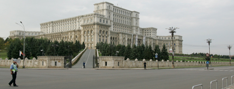 0-132848-casa_poporului.jpg