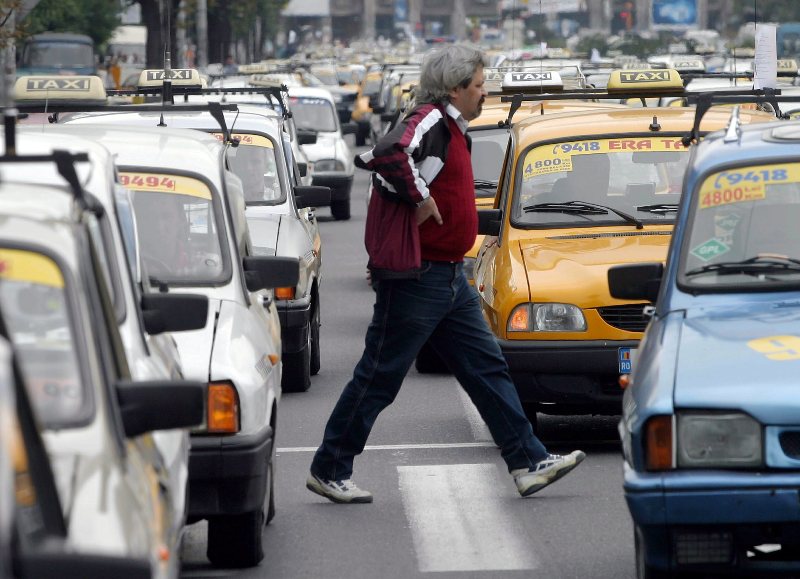 0-133306-taxi.jpg