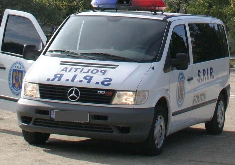0-133900-poloce.jpg