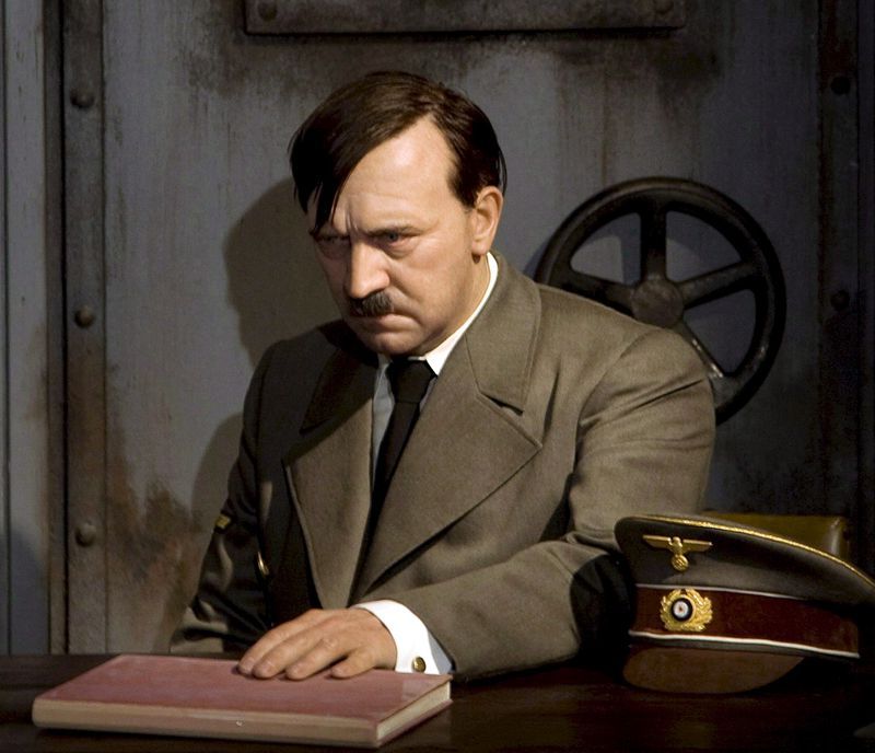 0-135147-hitler.jpg