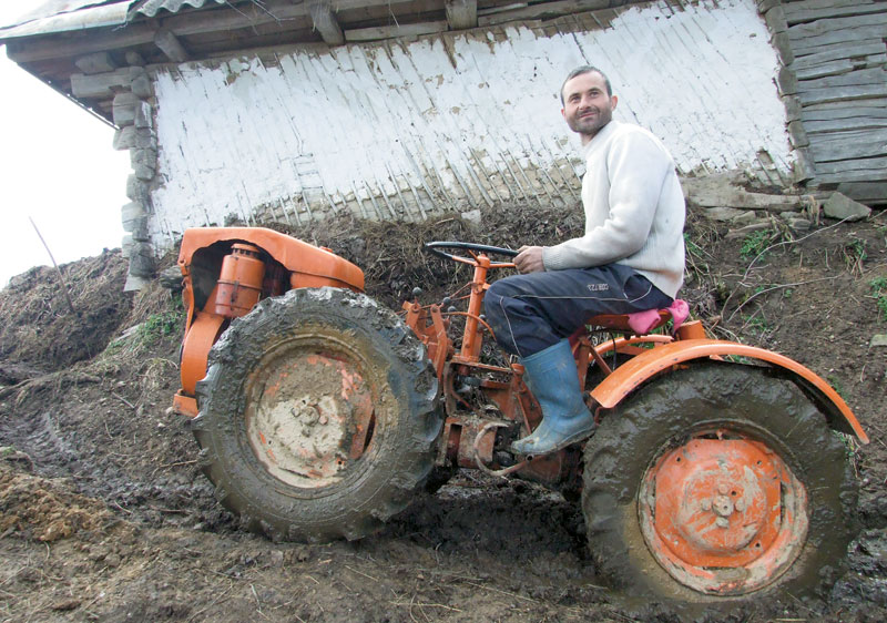 3954-134606-tractor.jpg