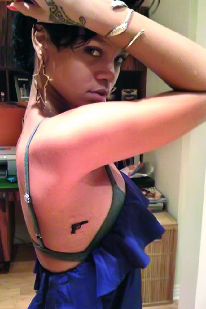 3960-135777-32rihannapistol.jpg