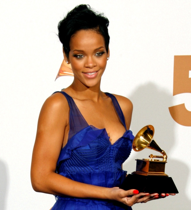 0-136536-rihanna.jpg