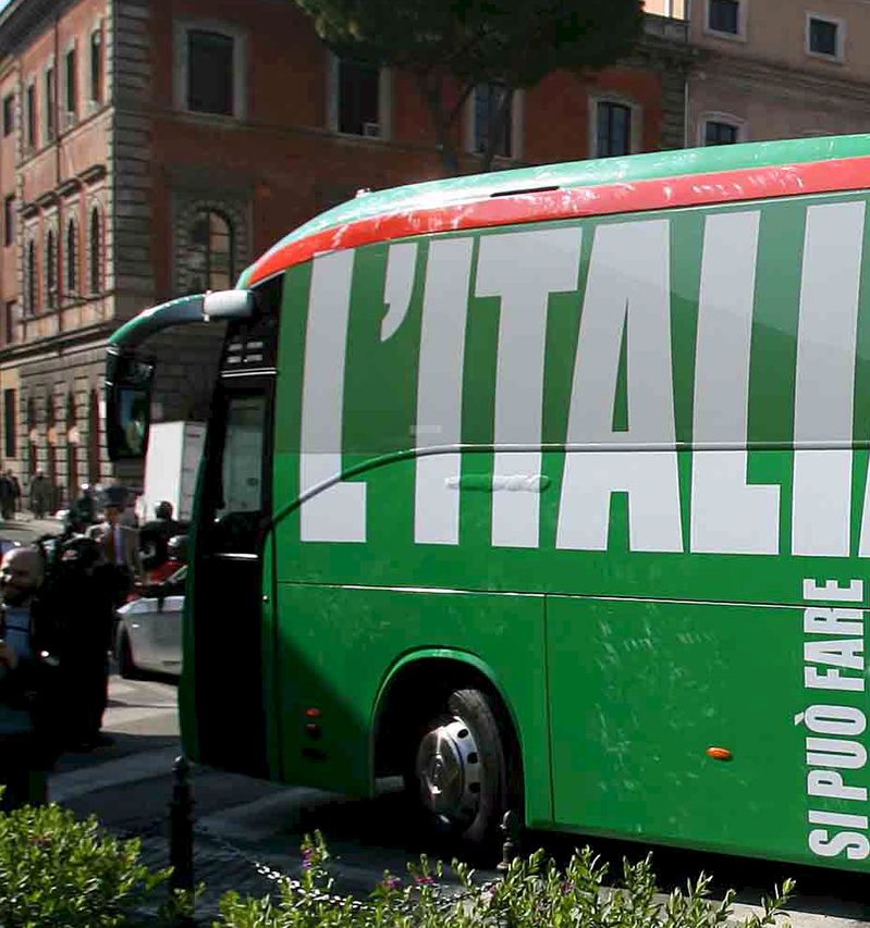 0-137115-italiabus.jpg