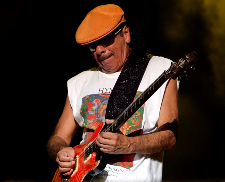 0-137826-carlossantana_epa.jpg