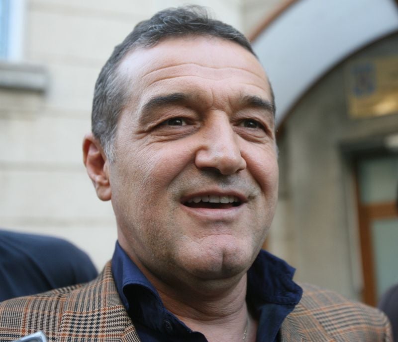 0-138329-becali.jpg