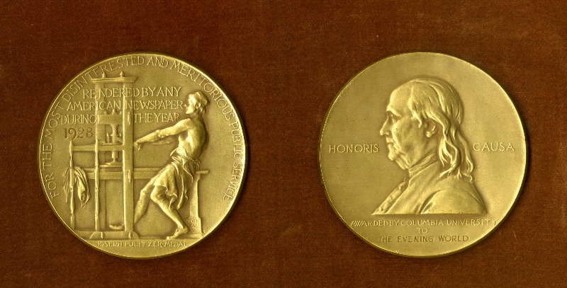 0-141052-pulitzerprizegoldmedallasvegassun.jpg