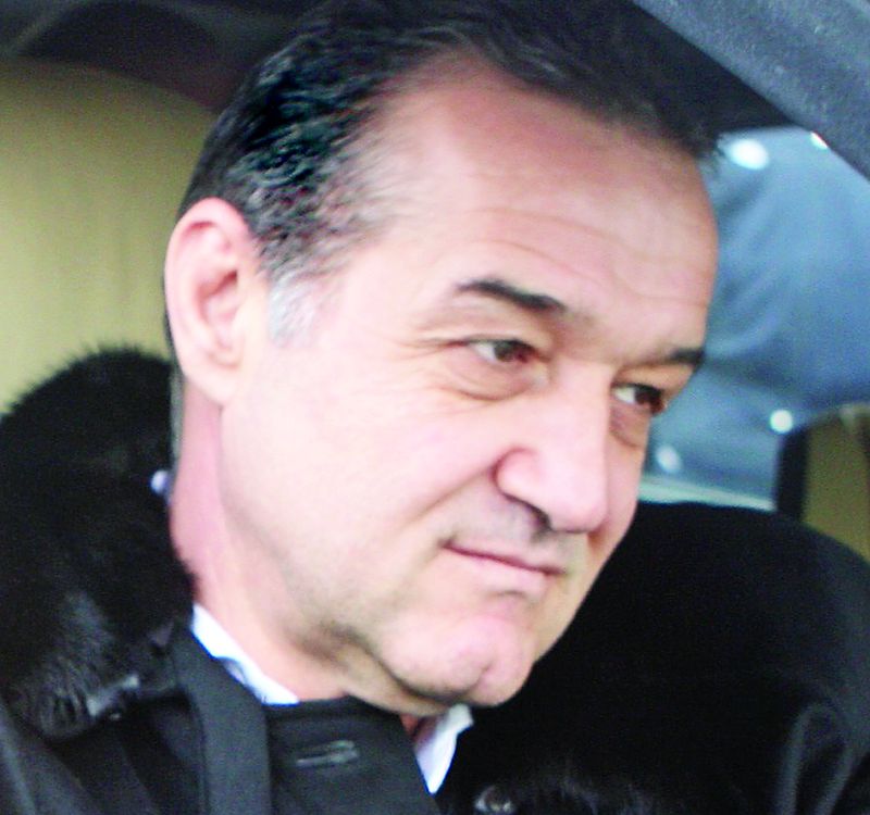 3989-143260-becali.jpg