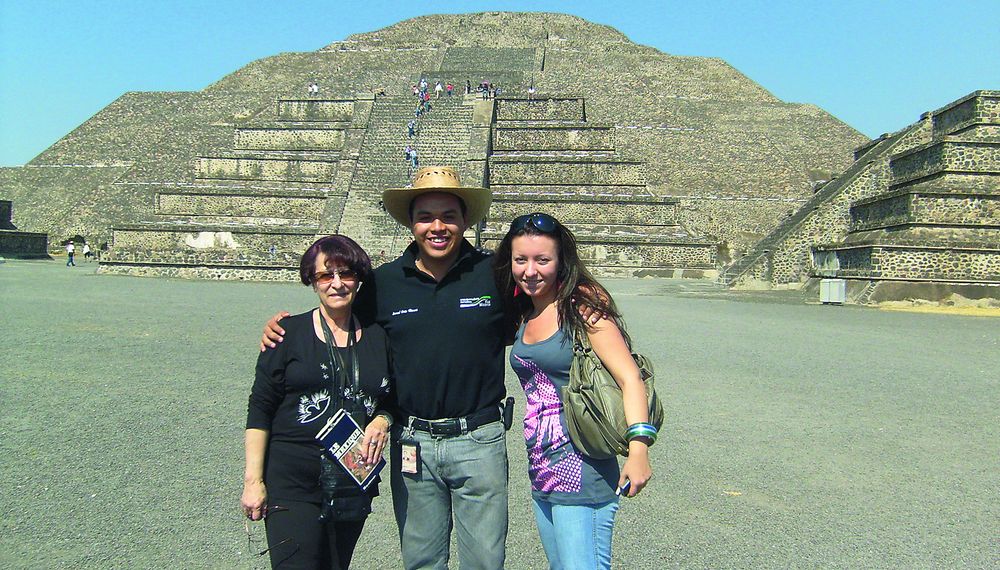 3990-143514-8piramideledelateotihuacanpiramidalunii2.jpg