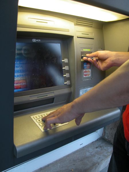 0-143885-bancomat.jpg