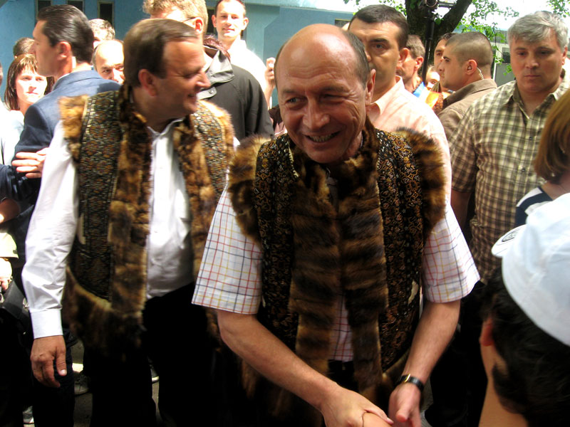 0-149273-basescu.jpg