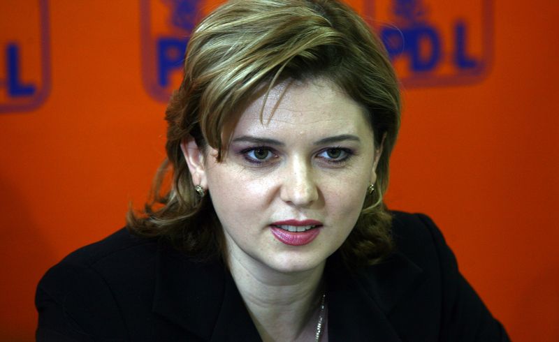 0-150834-roberta.jpg