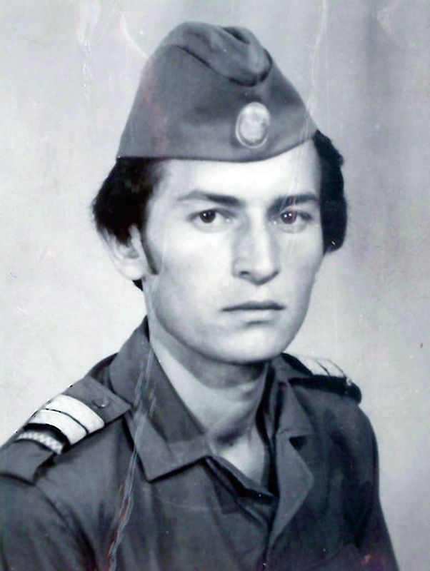 4020-150733-militar.jpg