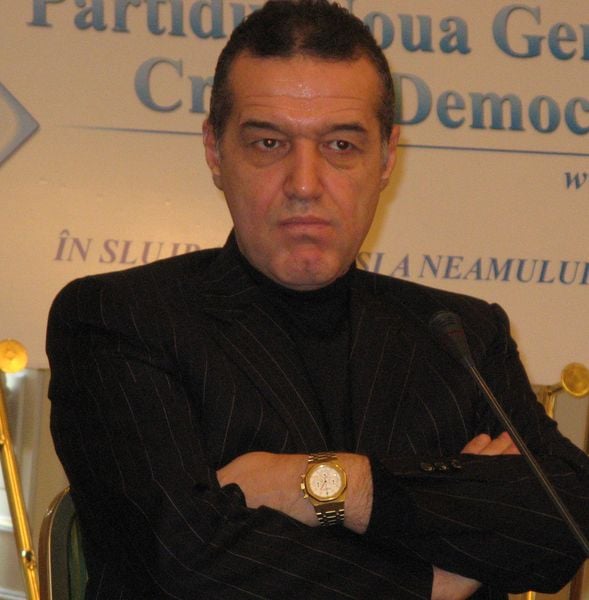 0-153329-becali.jpg