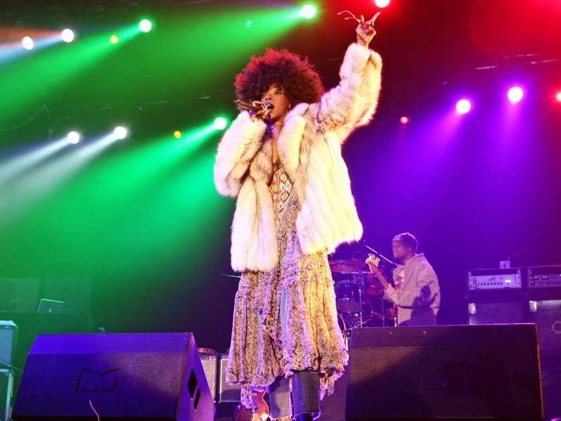 0-153517-laurynhill1.jpg