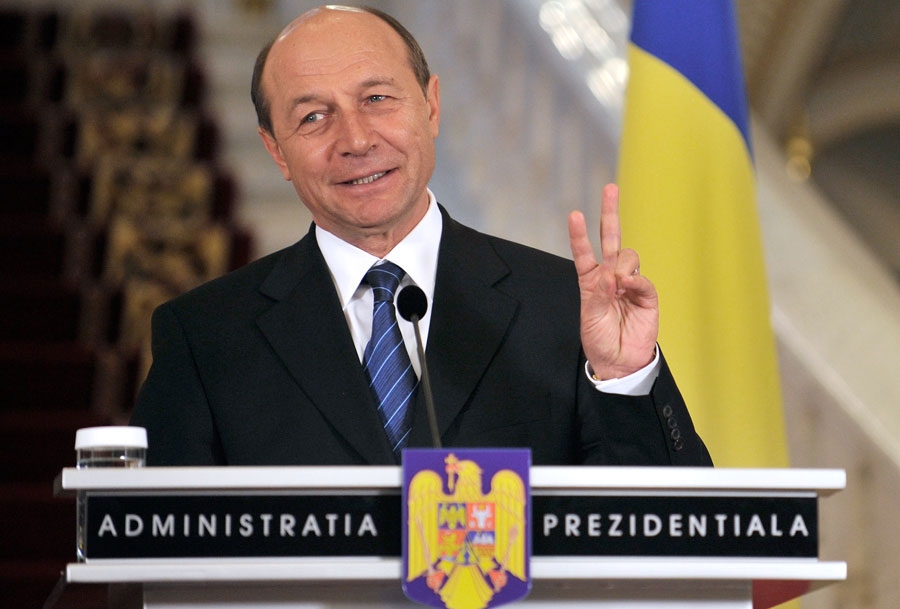 0-155182-basescu1.jpg